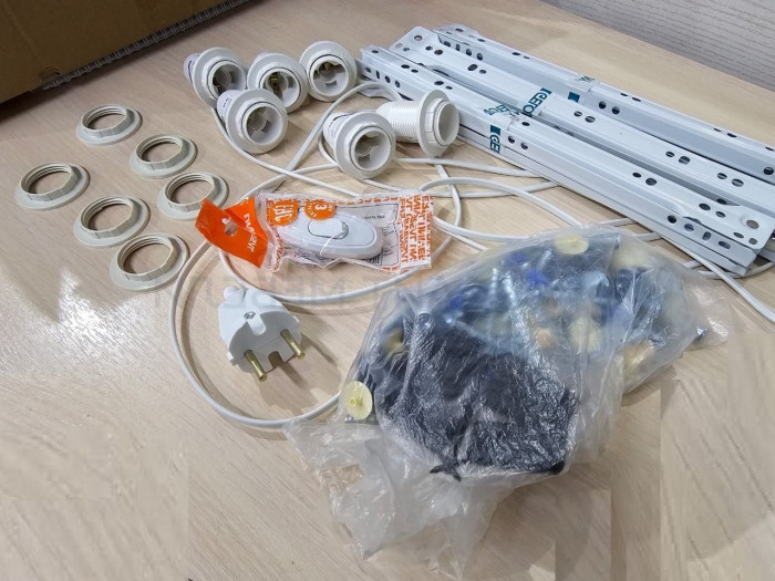 Стол косметический с подсветкой Сура, графит/белый