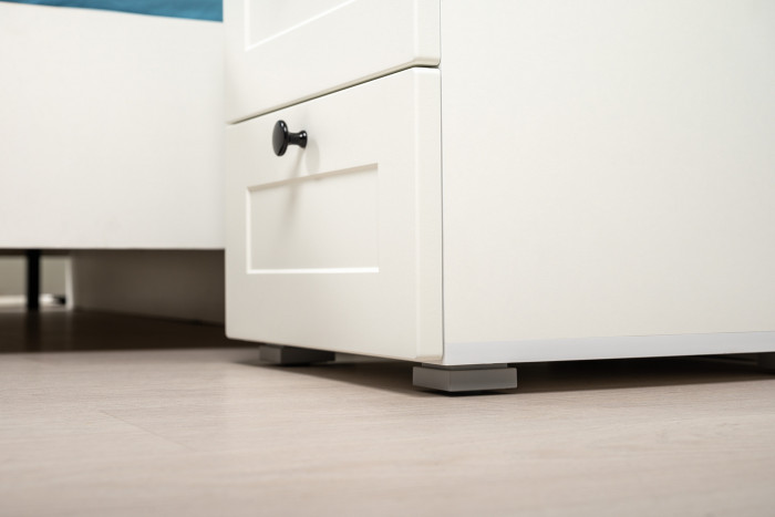 Остин 11.53 Кровать + ортопед + 13.227 Шкаф-пенал + 16.152 Тумба прикроватная, белый шагрень/дуб крафт золотой