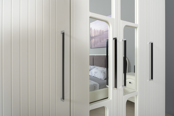 Валенсия Спальня 13.309 Комод + 13.329 Шкаф для одежды, ЛДСП белый шагрень/МДФ белый шагрень