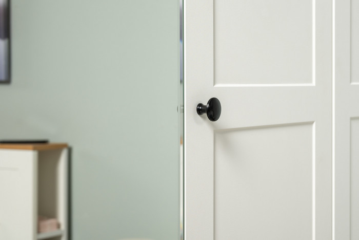 Остин 11.53 Кровать + ортопед + 13.336.03 Шкаф для одежды + 16.152 Тумба прикроватная, белый шагрень/дуб крафт золотой